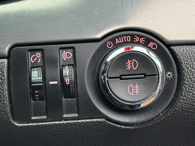 Vauxhall 1.4i Turbo SE SUV 5dr Petrol Auto 2WD Euro 6 (140 ps)