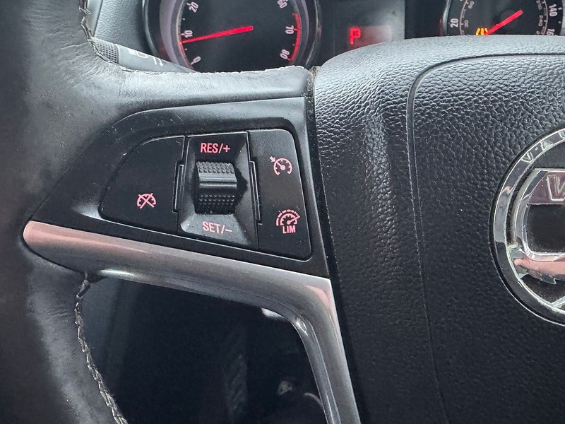 Vauxhall 1.4i Turbo SE SUV 5dr Petrol Auto 2WD Euro 6 (140 ps)