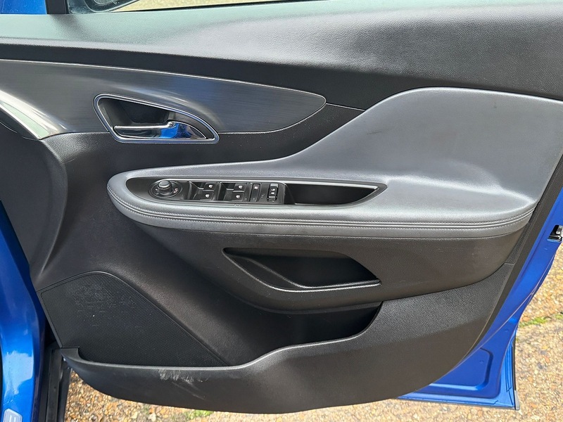 Vauxhall 1.4i Turbo SE SUV 5dr Petrol Auto 2WD Euro 6 (140 ps)