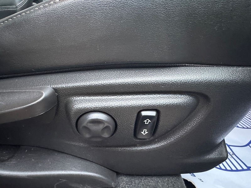 Vauxhall 1.4i Turbo SE SUV 5dr Petrol Auto 2WD Euro 6 (140 ps)