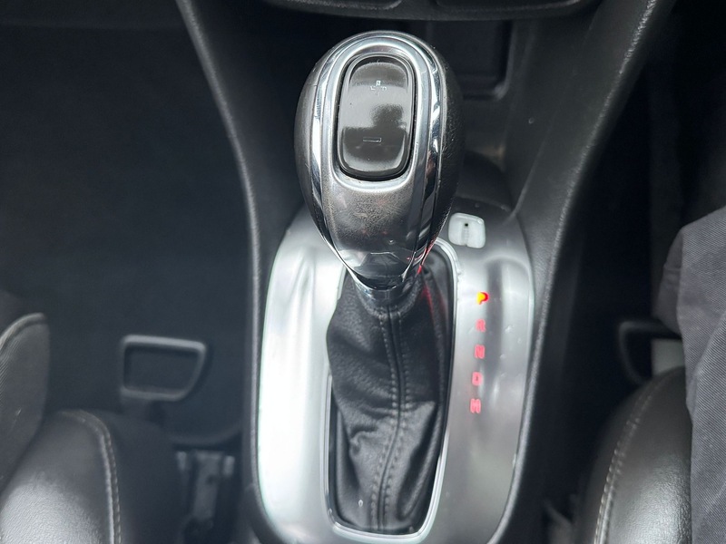 Vauxhall 1.4i Turbo SE SUV 5dr Petrol Auto 2WD Euro 6 (140 ps)