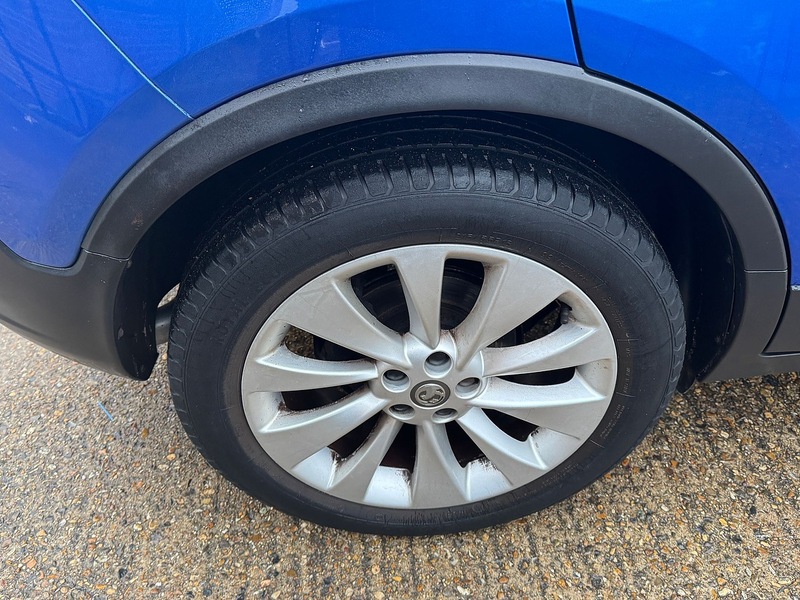 Vauxhall 1.4i Turbo SE SUV 5dr Petrol Auto 2WD Euro 6 (140 ps)