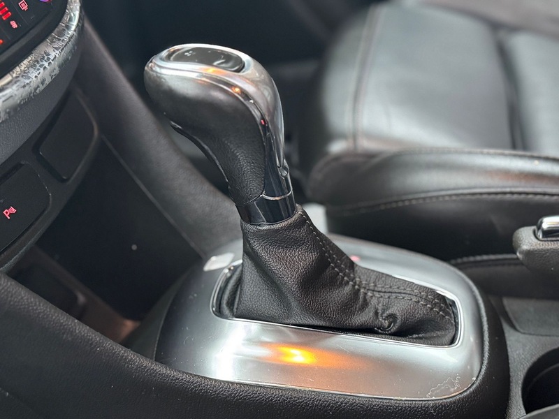 Vauxhall 1.4i Turbo SE SUV 5dr Petrol Auto 2WD Euro 6 (140 ps)