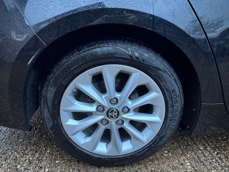 Toyota 1.8 VVT-h GPF Icon Saloon 4dr Petrol Hybrid CVT Euro 6 (s/s) (122 ps)