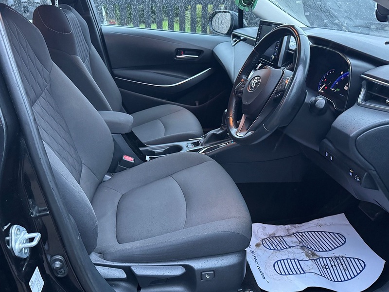 Toyota 1.8 VVT-h GPF Icon Saloon 4dr Petrol Hybrid CVT Euro 6 (s/s) (122 ps)