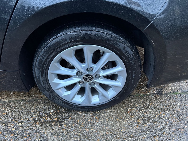 Toyota 1.8 VVT-h GPF Icon Saloon 4dr Petrol Hybrid CVT Euro 6 (s/s) (122 ps)