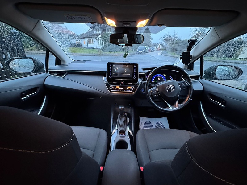 Toyota 1.8 VVT-h GPF Icon Saloon 4dr Petrol Hybrid CVT Euro 6 (s/s) (122 ps)