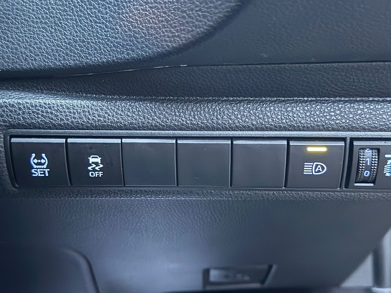 Toyota 1.8 VVT-h GPF Icon Saloon 4dr Petrol Hybrid CVT Euro 6 (s/s) (122 ps)