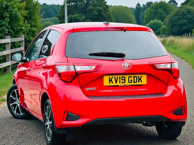 Toyota 1.5 VVT-i Icon Tech Hatchback 5dr Petrol Manual Euro 6 (111 ps)