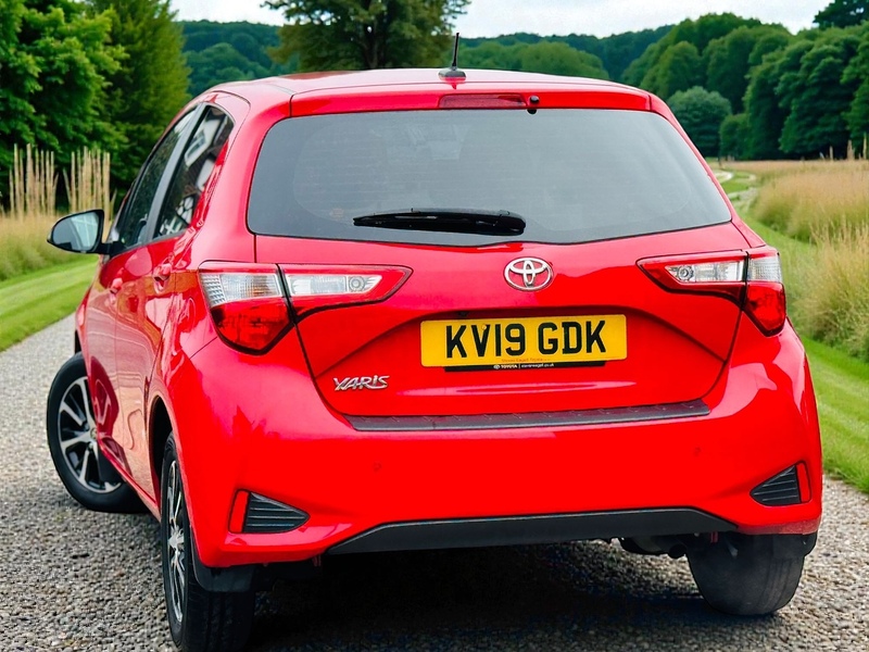 Toyota 1.5 VVT-i Icon Tech Hatchback 5dr Petrol Manual Euro 6 (111 ps)