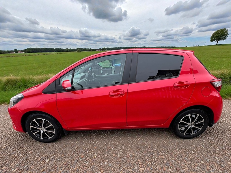 Toyota 1.5 VVT-i Icon Tech Hatchback 5dr Petrol Manual Euro 6 (111 ps)