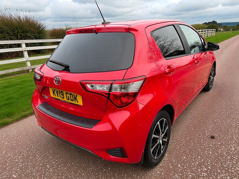 Toyota 1.5 VVT-i Icon Tech Hatchback 5dr Petrol Manual Euro 6 (111 ps)