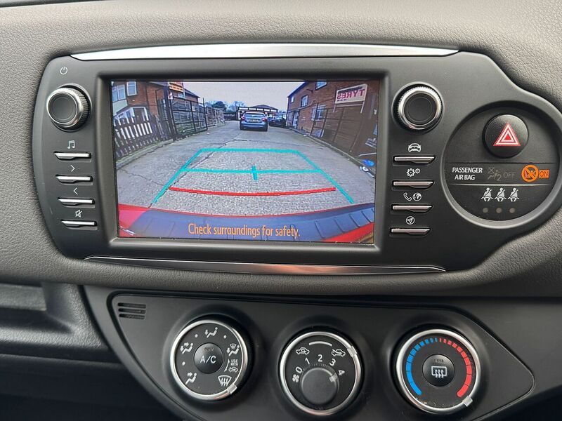 Toyota 1.5 VVT-i Icon Tech Hatchback 5dr Petrol Manual Euro 6 (111 ps)