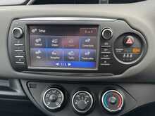 Toyota Yaris VVT-i Icon Tech 