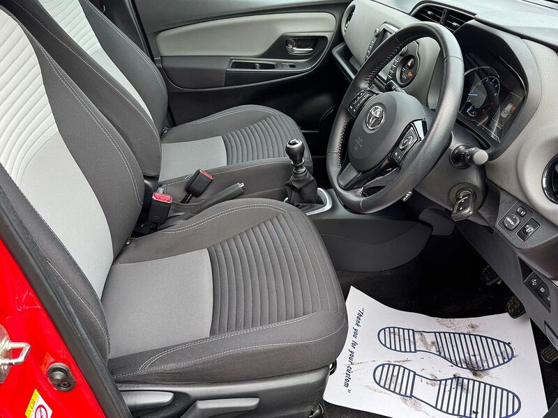 Toyota 1.5 VVT-i Icon Tech Hatchback 5dr Petrol Manual Euro 6 (111 ps)