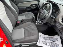 Toyota Yaris VVT-i Icon Tech 