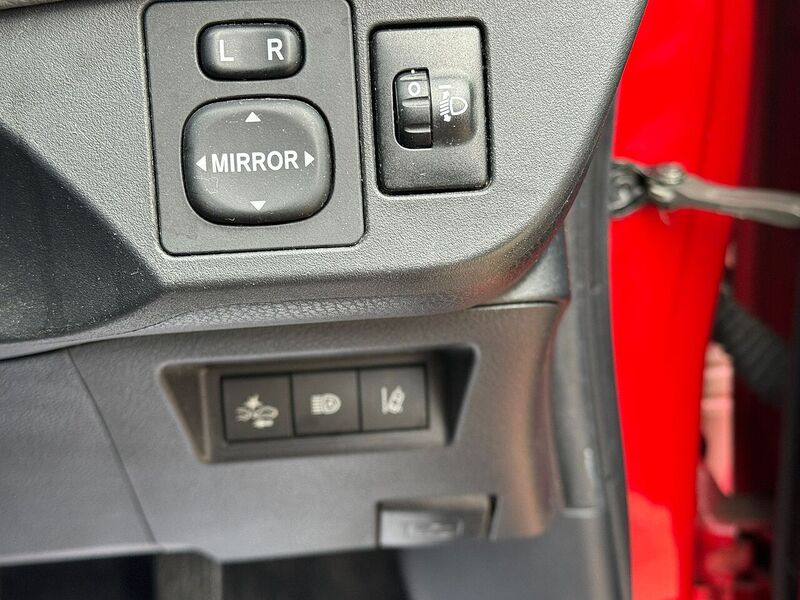 Toyota 1.5 VVT-i Icon Tech Hatchback 5dr Petrol Manual Euro 6 (111 ps)