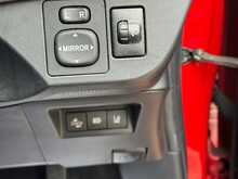 Toyota Yaris VVT-i Icon Tech 