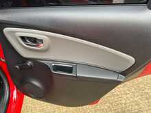 Toyota Yaris VVT-i Icon Tech 