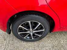 Toyota Yaris VVT-i Icon Tech 