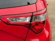 Toyota Yaris VVT-i Icon Tech 