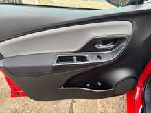 Toyota Yaris VVT-i Icon Tech 