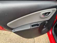 Toyota Yaris VVT-i Icon Tech 