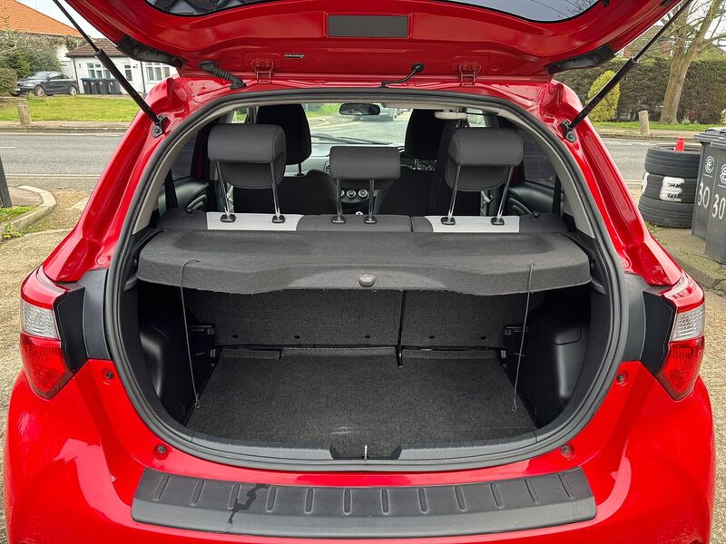 Toyota 1.5 VVT-i Icon Tech Hatchback 5dr Petrol Manual Euro 6 (111 ps)