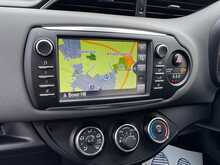 Toyota Yaris VVT-i Icon Tech 