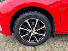 Toyota Yaris VVT-i Icon Tech 