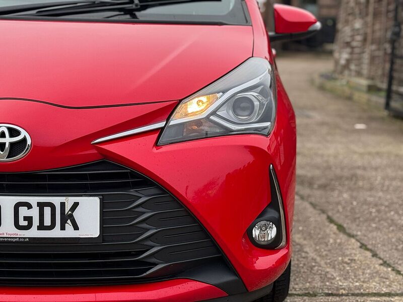 Toyota 1.5 VVT-i Icon Tech Hatchback 5dr Petrol Manual Euro 6 (111 ps)