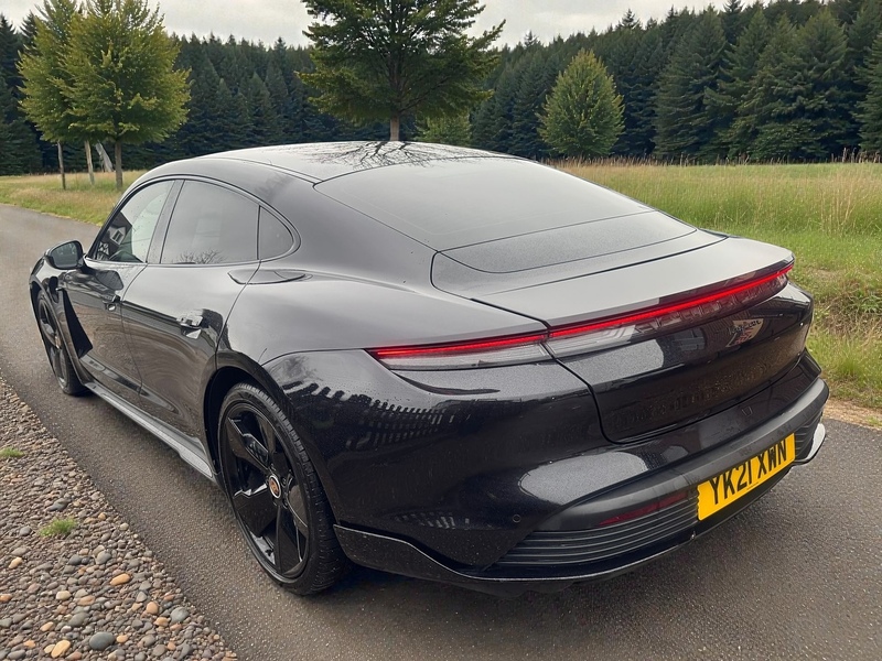 Porsche Performance Plus 93.4kWh Saloon 4dr Electric Auto RWD (476 ps)