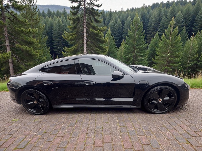 Porsche Performance Plus 93.4kWh Saloon 4dr Electric Auto RWD (476 ps)