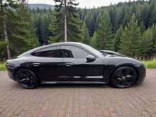 Porsche Taycan Performance Plus 