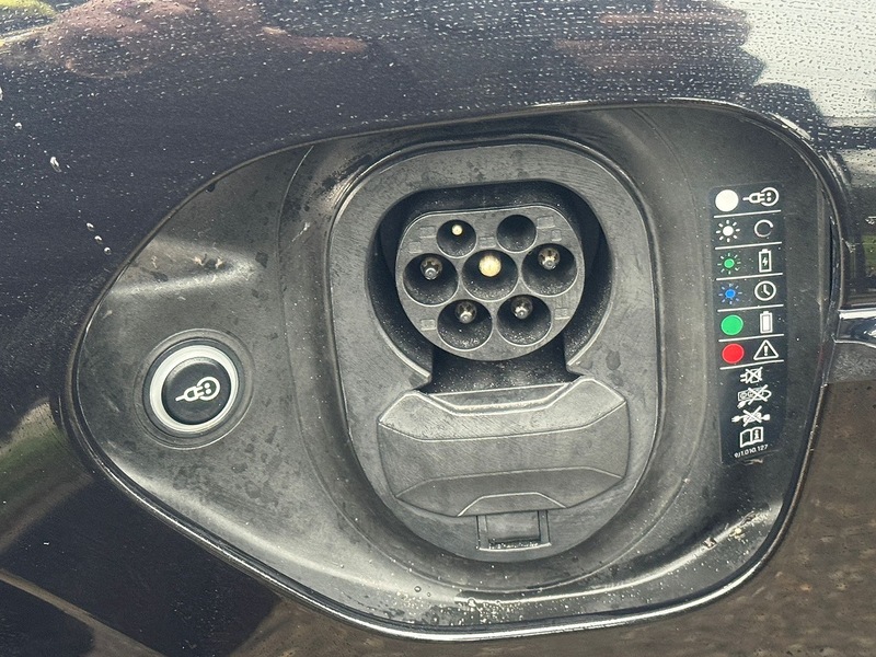 Porsche Performance Plus 93.4kWh Saloon 4dr Electric Auto RWD (476 ps)