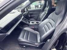 Porsche Taycan Performance Plus 