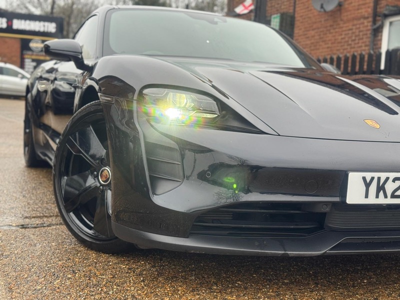 Porsche Performance Plus 93.4kWh Saloon 4dr Electric Auto RWD (476 ps)