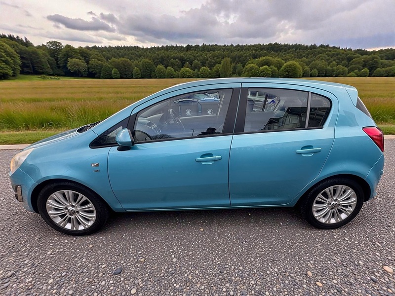 Vauxhall 1.4 16V SE Hatchback 5dr Petrol Auto Euro 5 (100 ps)