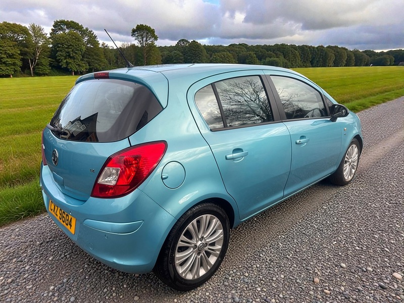 Vauxhall 1.4 16V SE Hatchback 5dr Petrol Auto Euro 5 (100 ps)