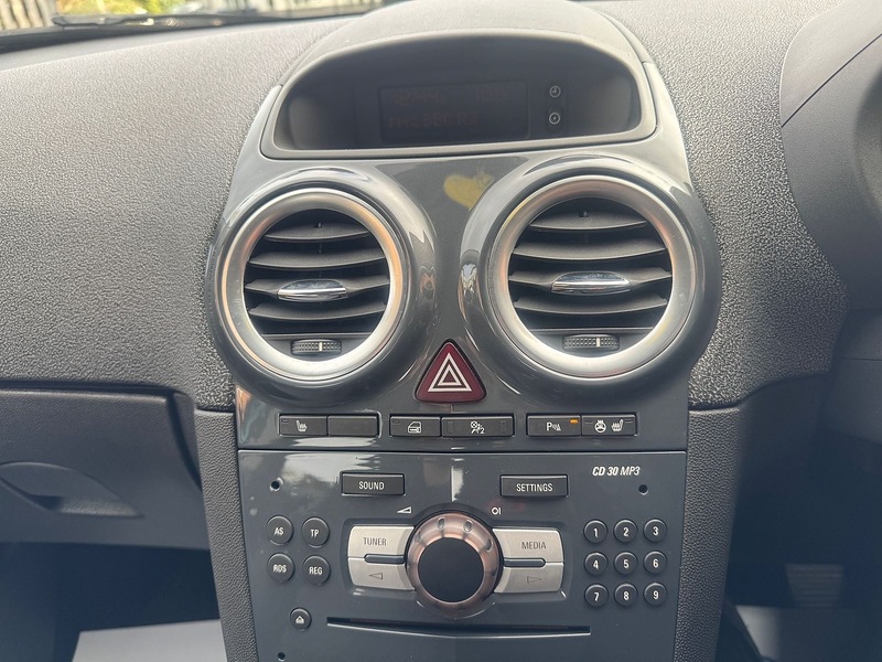 Vauxhall 1.4 16V SE Hatchback 5dr Petrol Auto Euro 5 (100 ps)