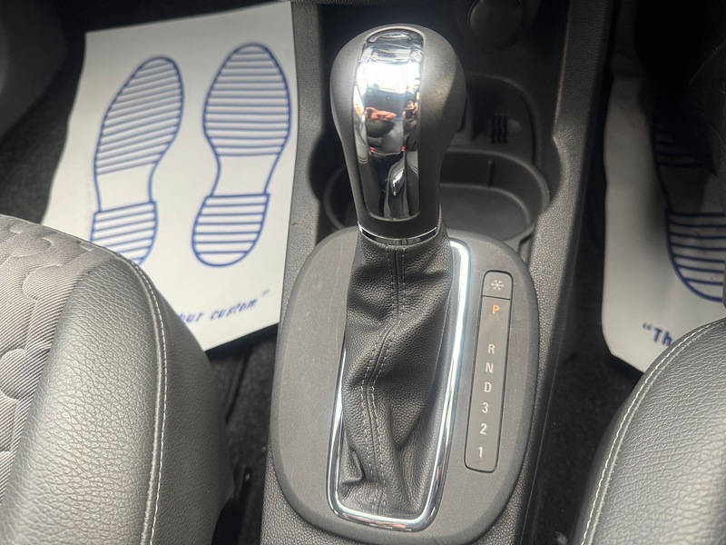 Vauxhall 1.4 16V SE Hatchback 5dr Petrol Auto Euro 5 (100 ps)