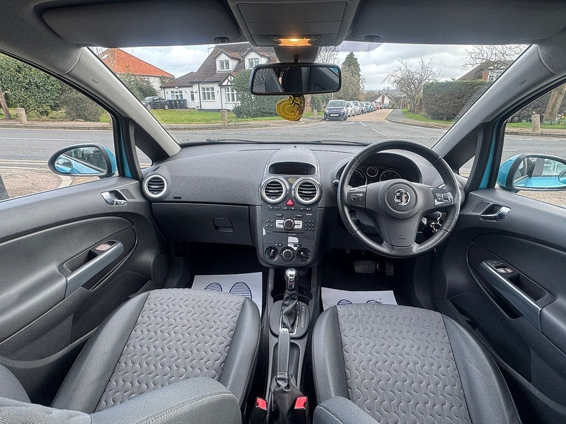 Vauxhall 1.4 16V SE Hatchback 5dr Petrol Auto Euro 5 (100 ps)