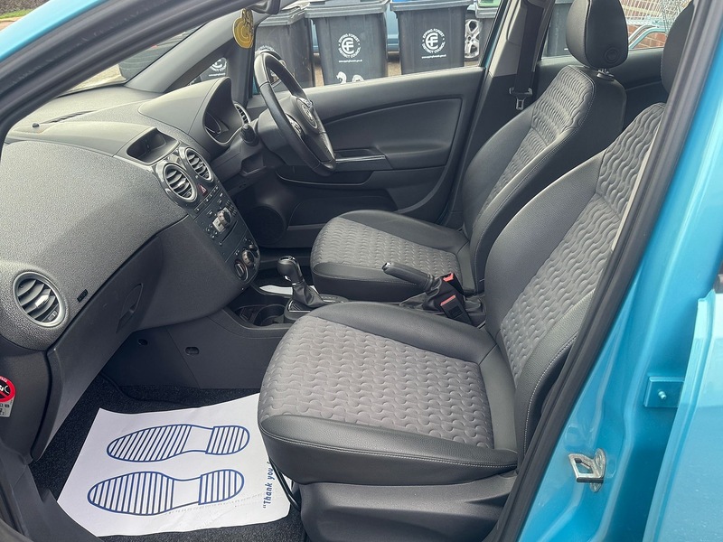 Vauxhall 1.4 16V SE Hatchback 5dr Petrol Auto Euro 5 (100 ps)