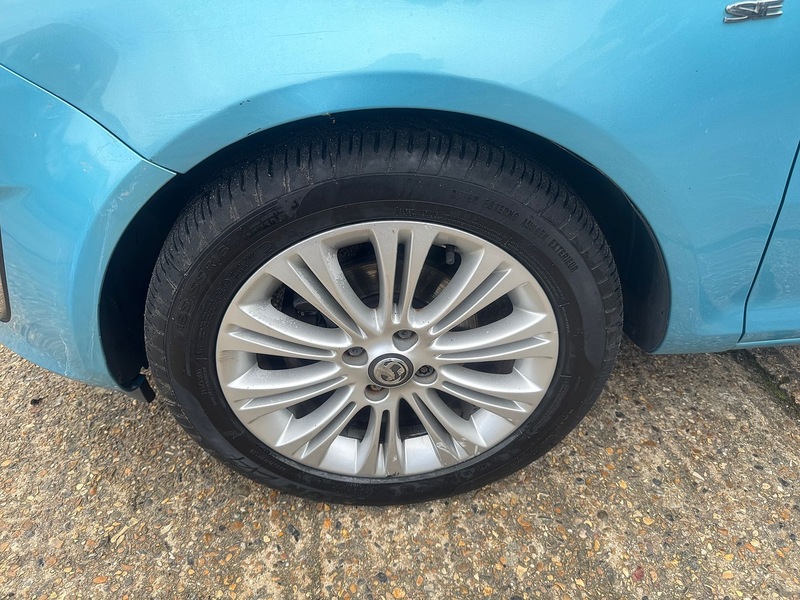 Vauxhall 1.4 16V SE Hatchback 5dr Petrol Auto Euro 5 (100 ps)