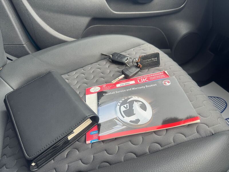 Vauxhall 1.4 16V SE Hatchback 5dr Petrol Auto Euro 5 (100 ps)