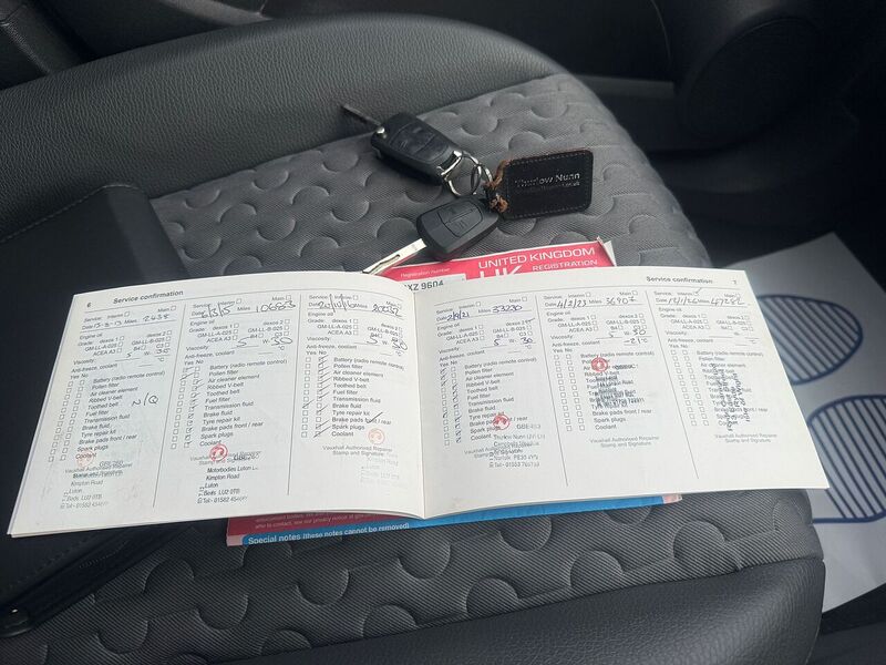 Vauxhall 1.4 16V SE Hatchback 5dr Petrol Auto Euro 5 (100 ps)