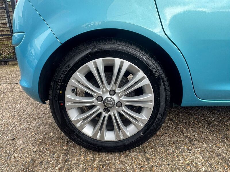 Vauxhall 1.4 16V SE Hatchback 5dr Petrol Auto Euro 5 (100 ps)