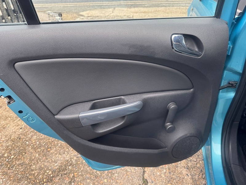 Vauxhall 1.4 16V SE Hatchback 5dr Petrol Auto Euro 5 (100 ps)