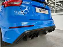 2016 Ford Focus RS 5dr – The Ultimate Hot Hatch