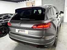 2018 Volkswagen Touareg 3.0 V6 TDI R-Line 286bhp